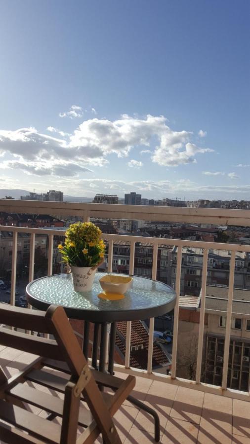 Gorgeous Apartment With City View In The City Center بريشتاين المظهر الخارجي الصورة